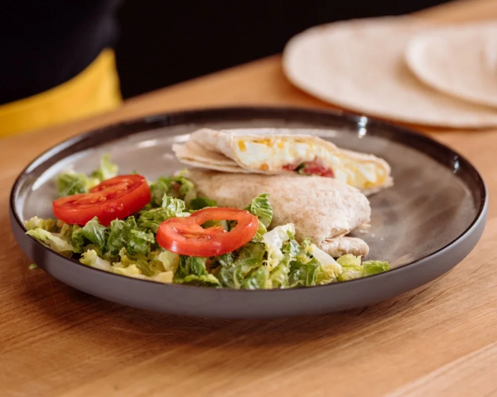 Wrap protéiné aux œufs et à la feta